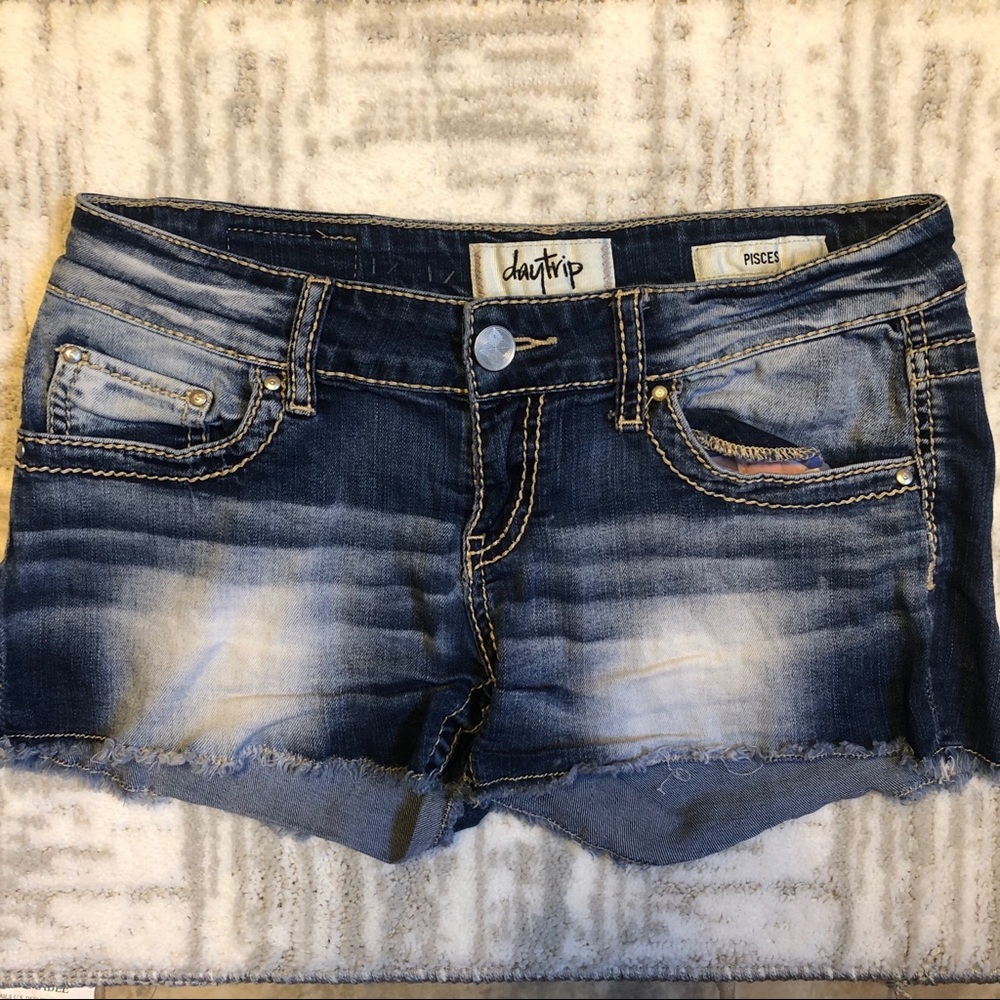 Day Trip Jean Shorts